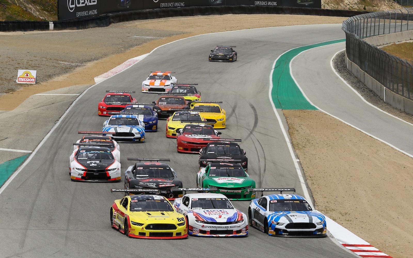 race-cars-v0-nu4nnezksgl91 – Calabogie Motorsports Park